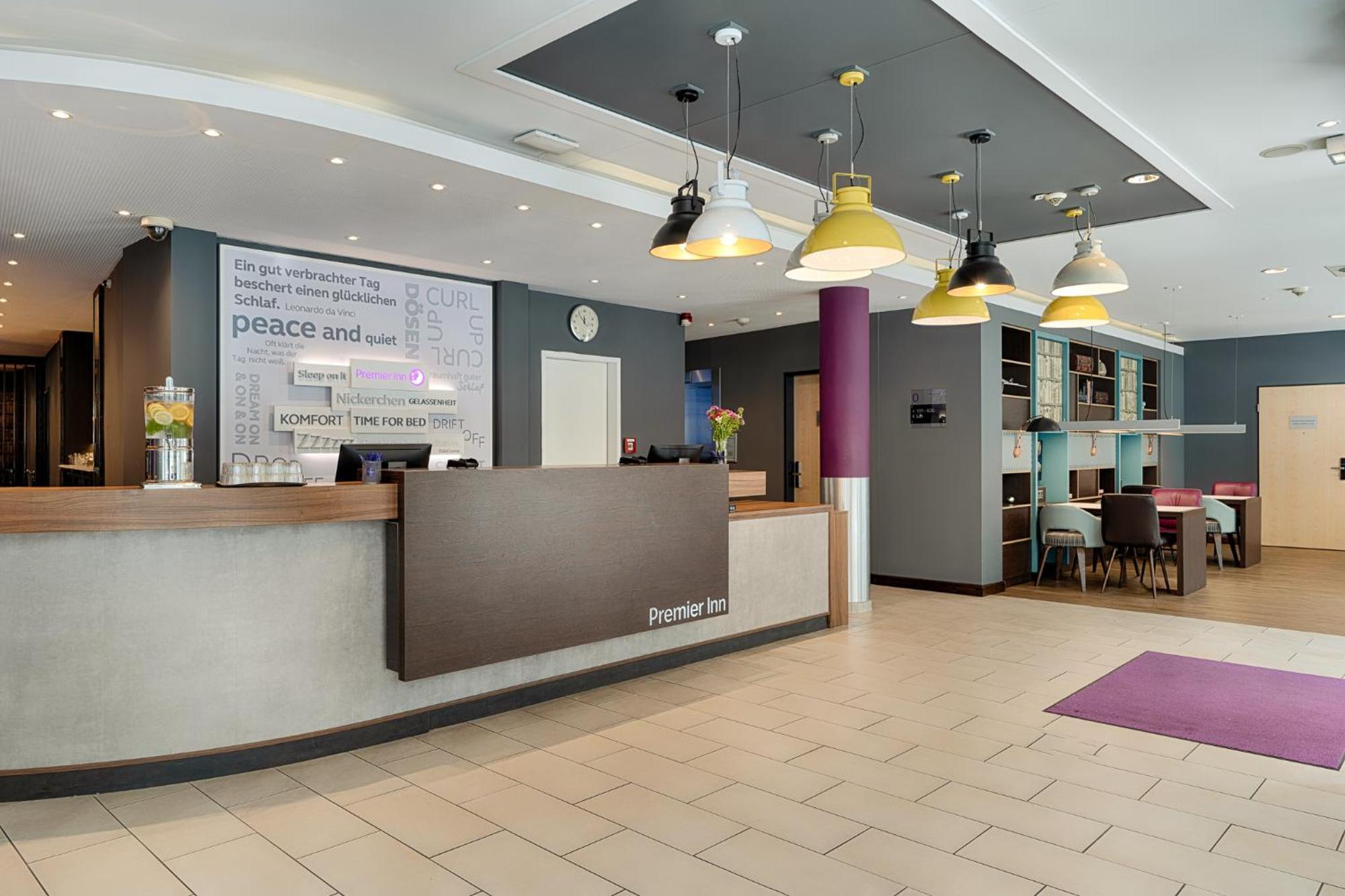 Premier Inn Berlin City Centre エクステリア 写真